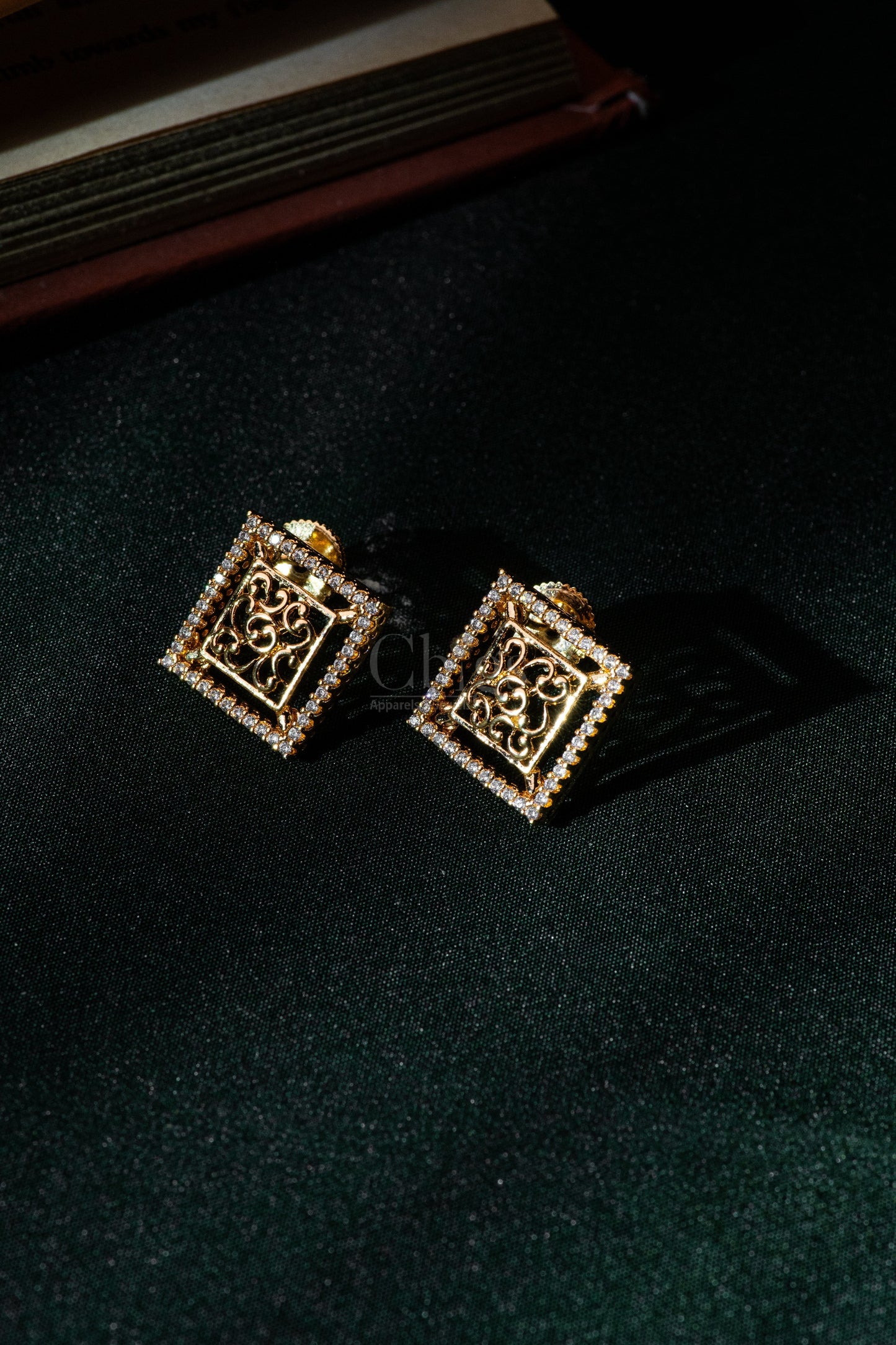 Square Filigree Diamond Crush Necklace Set