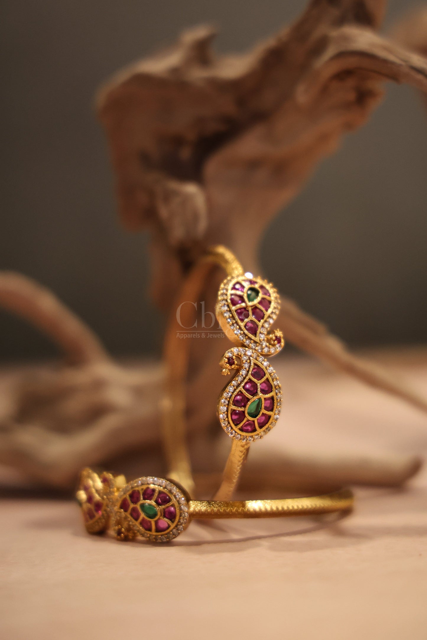 Antique kada single peacock kundan