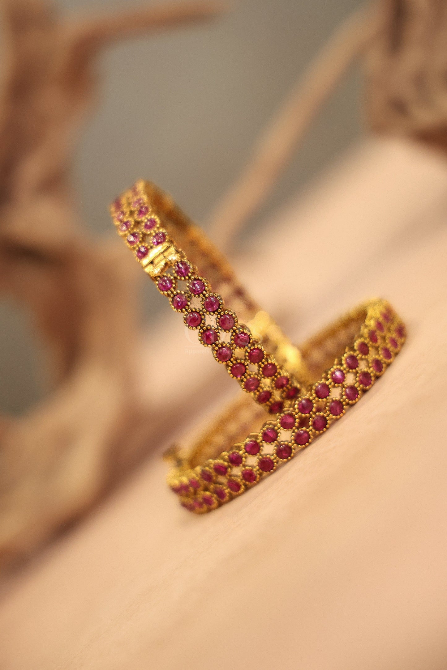 Antique brass kemp stone bangle lattice