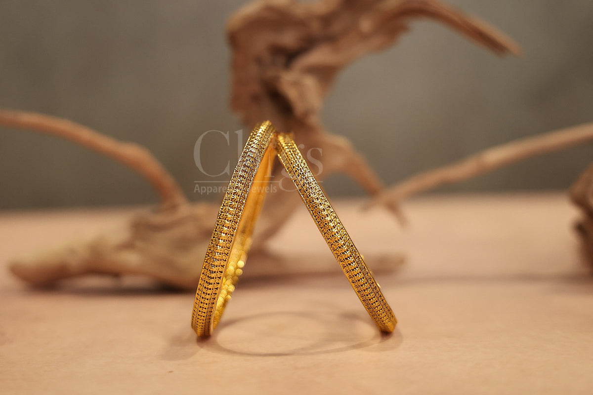 Antique brass plain bangle textured