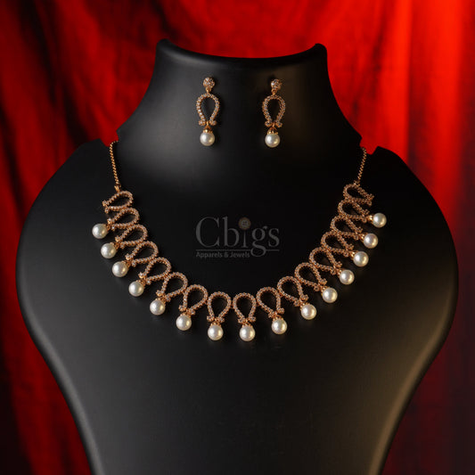 Aadya Diamond Crush Neckpiece – Elegance in Every Curve