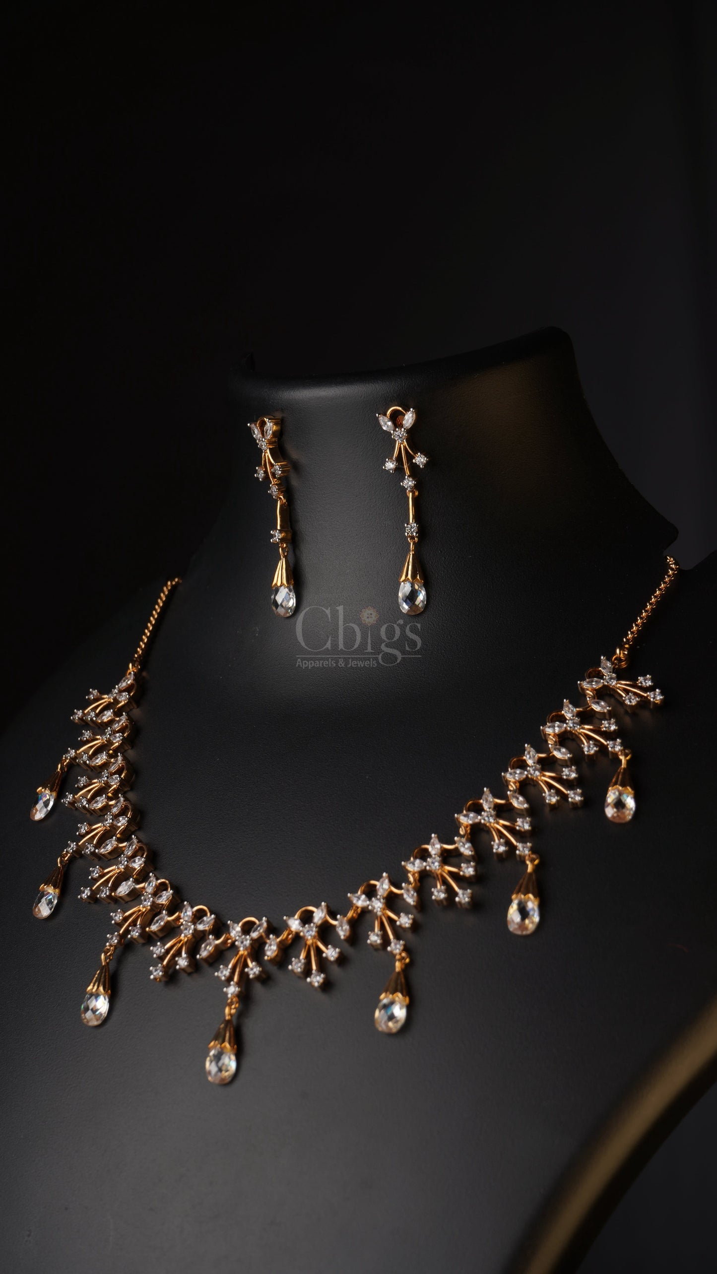 Diti Diamond Crush Necklace Set – Delicate Sparkle with Crystal Grace