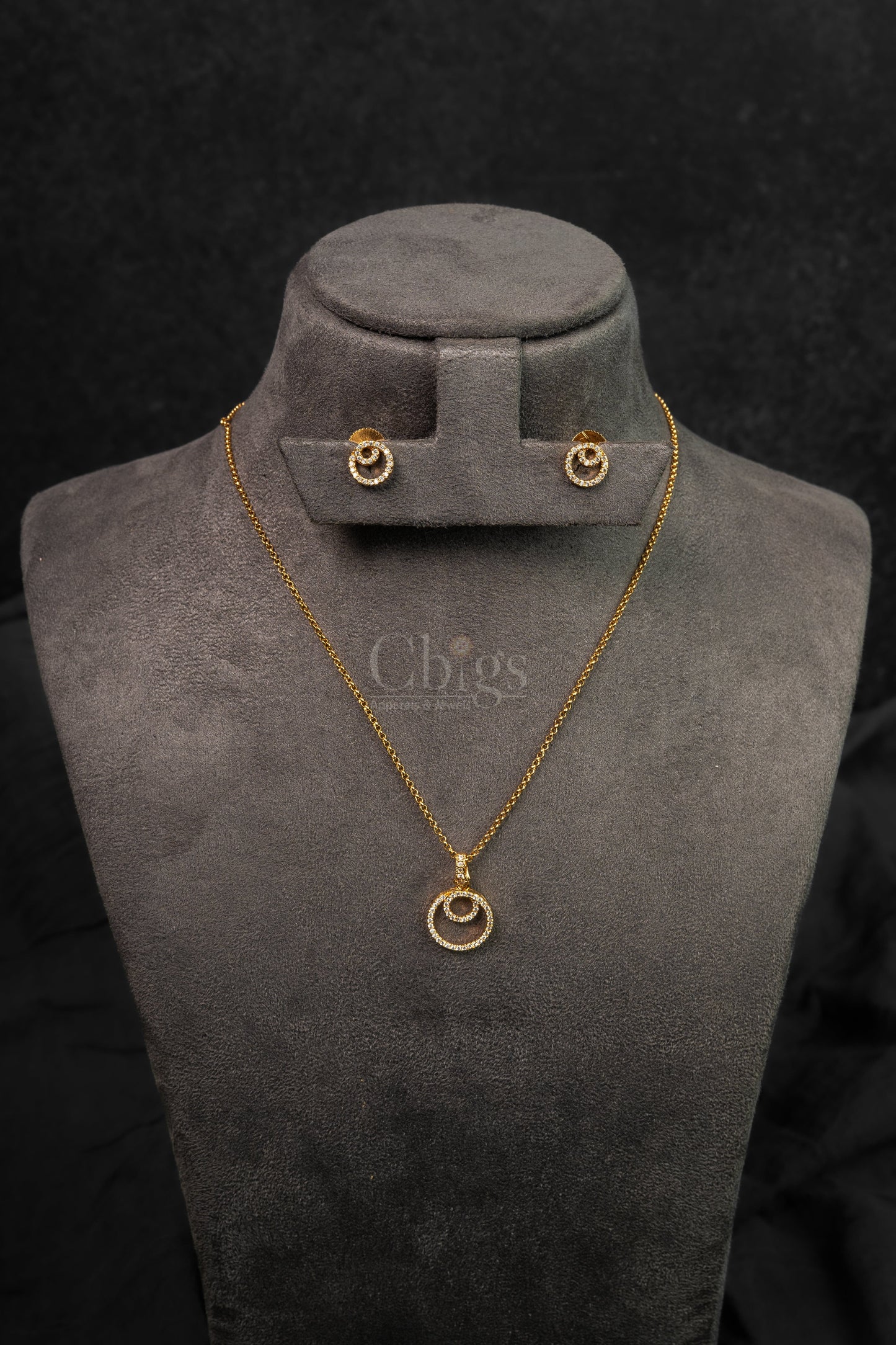 Minimal Halo Circle Diamond Crush Pendant Set (PS-238)