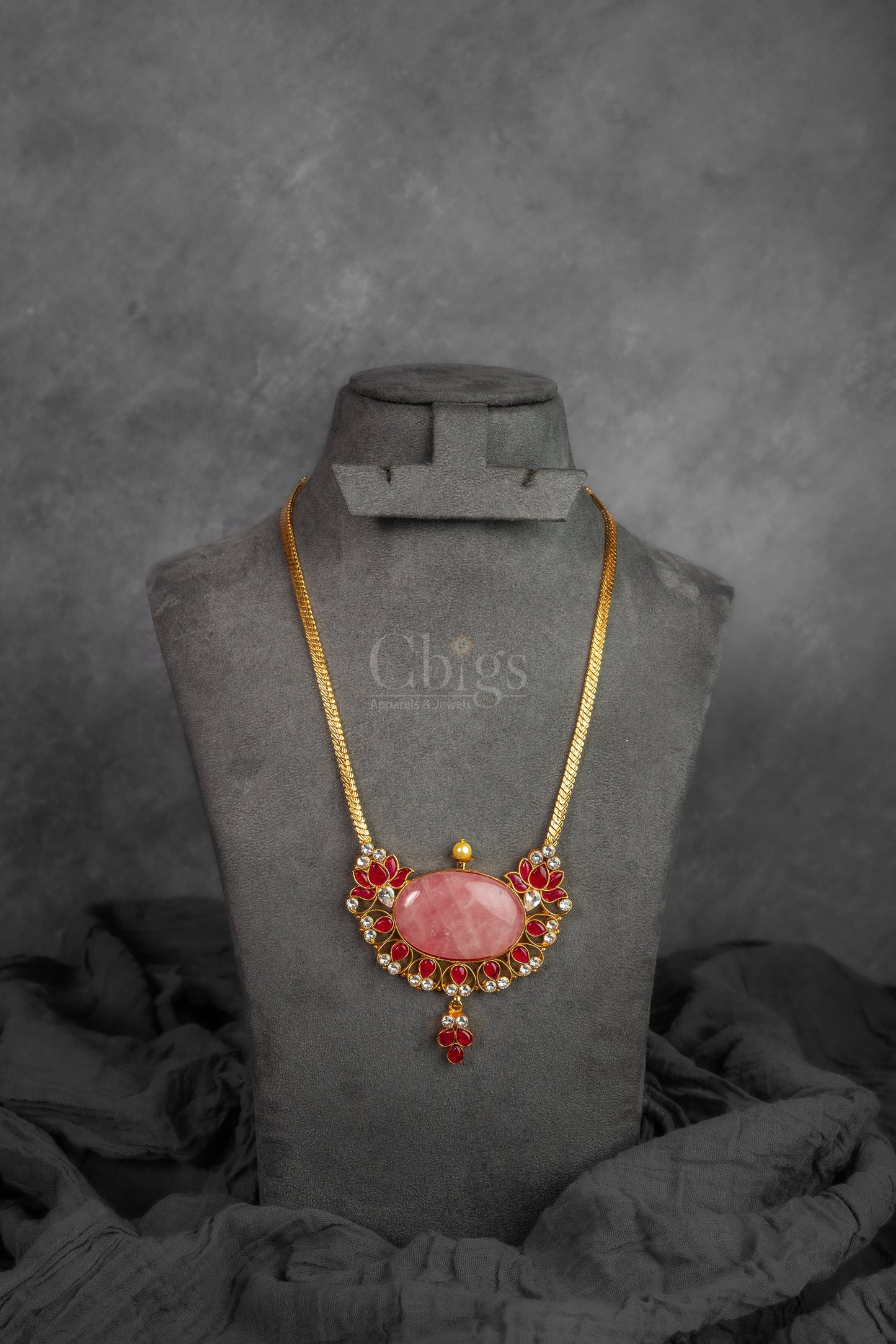 Rose Agate Kemp Pendant Necklace