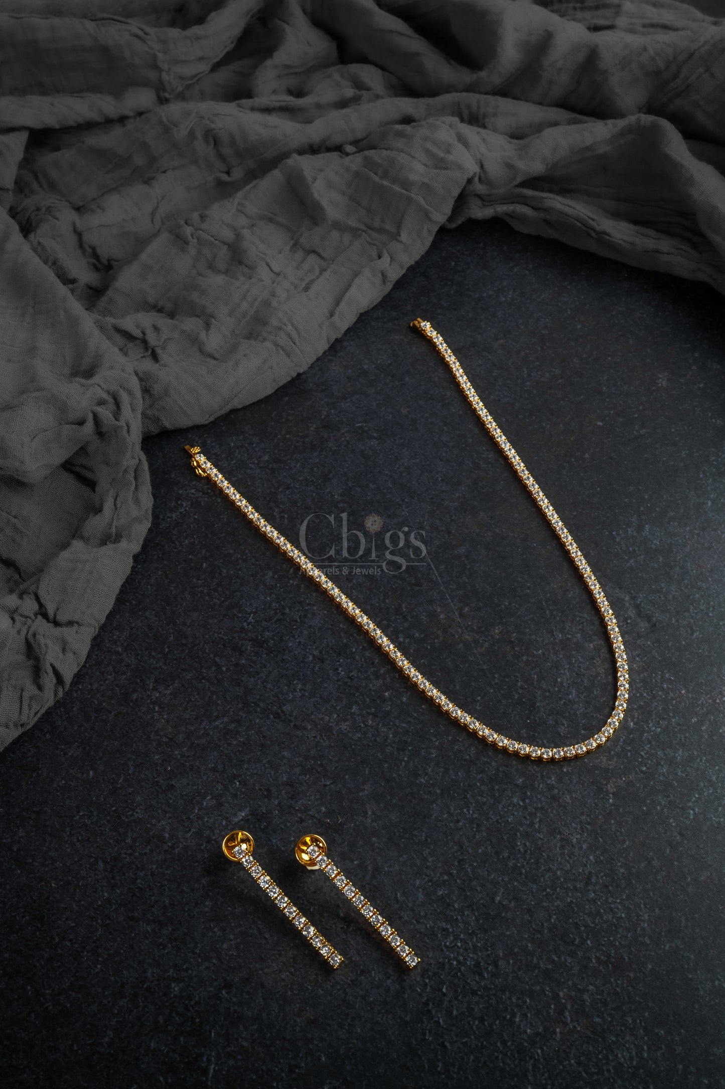 Minimal Crystal Line Diamond Crush Pendant Set