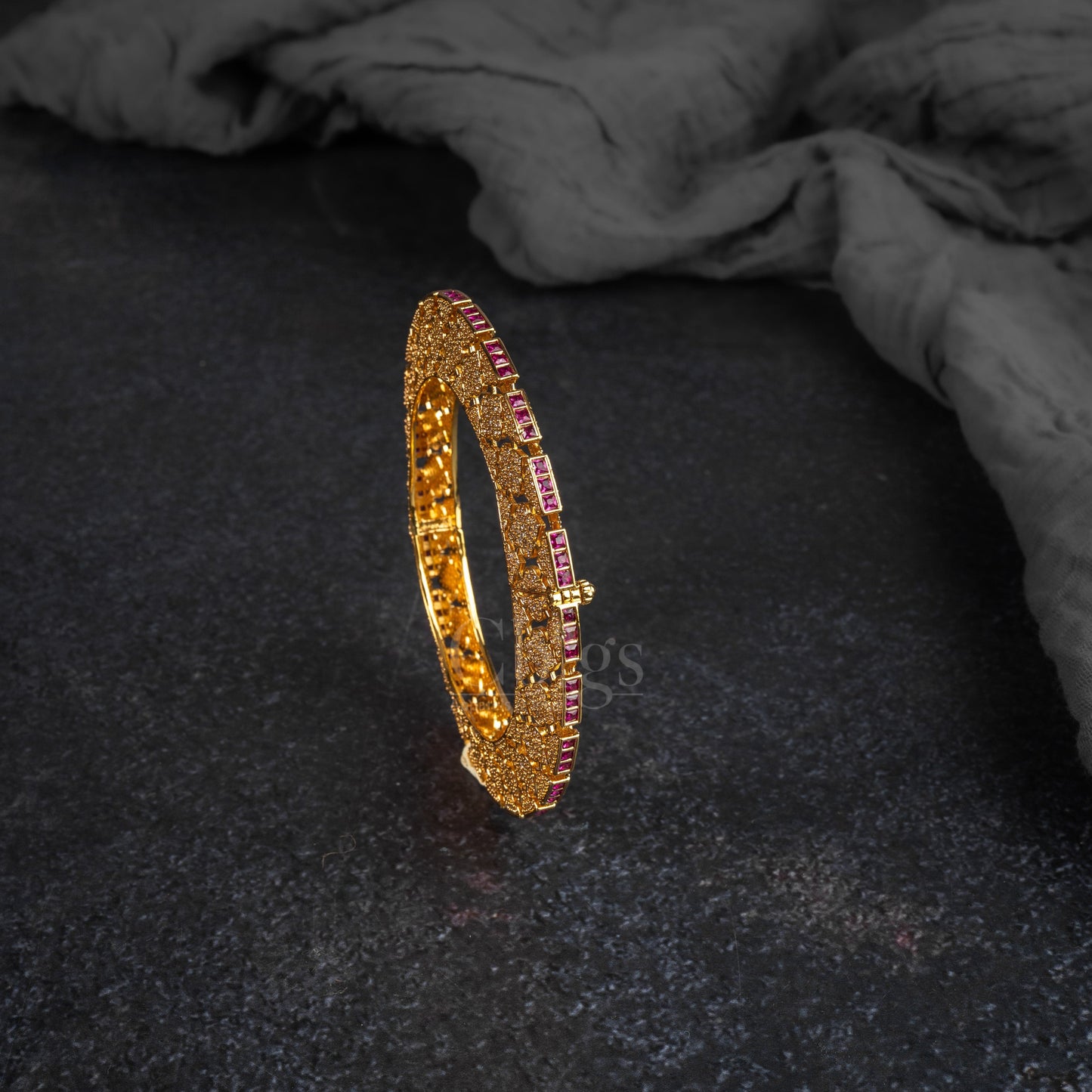 Antique Pattern Bridal Bangle