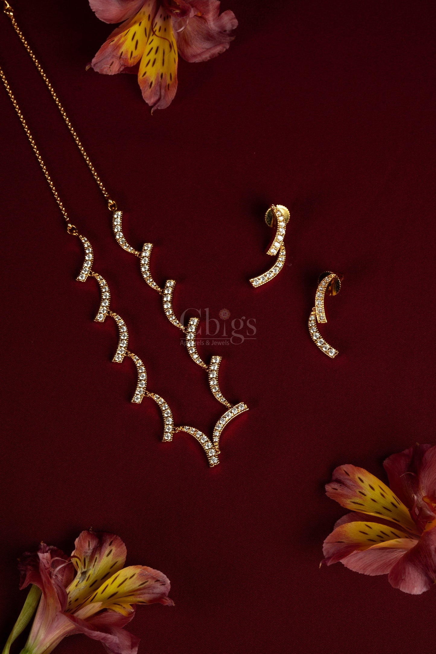 Minimalistic Wave Diamond Crush Necklace Set