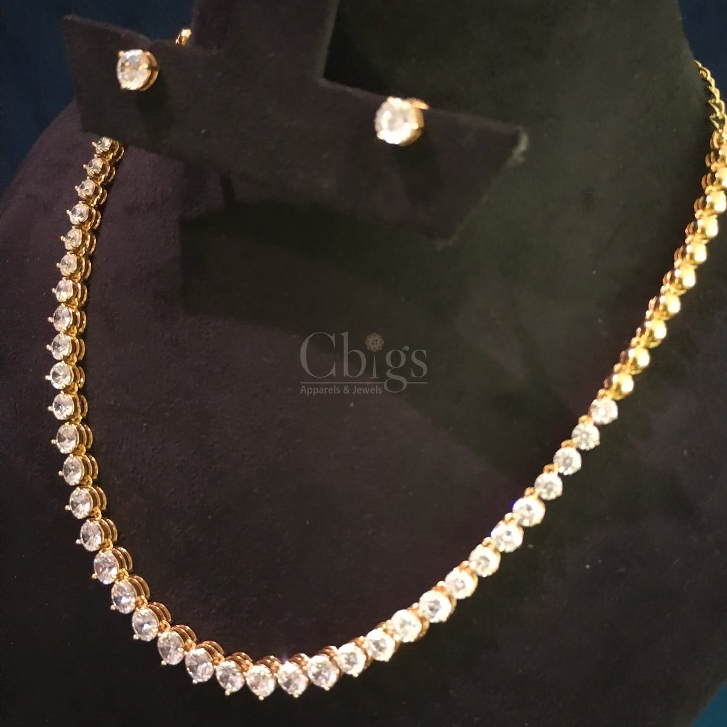 Kiara – Diamond Crush Solitaire Necklace