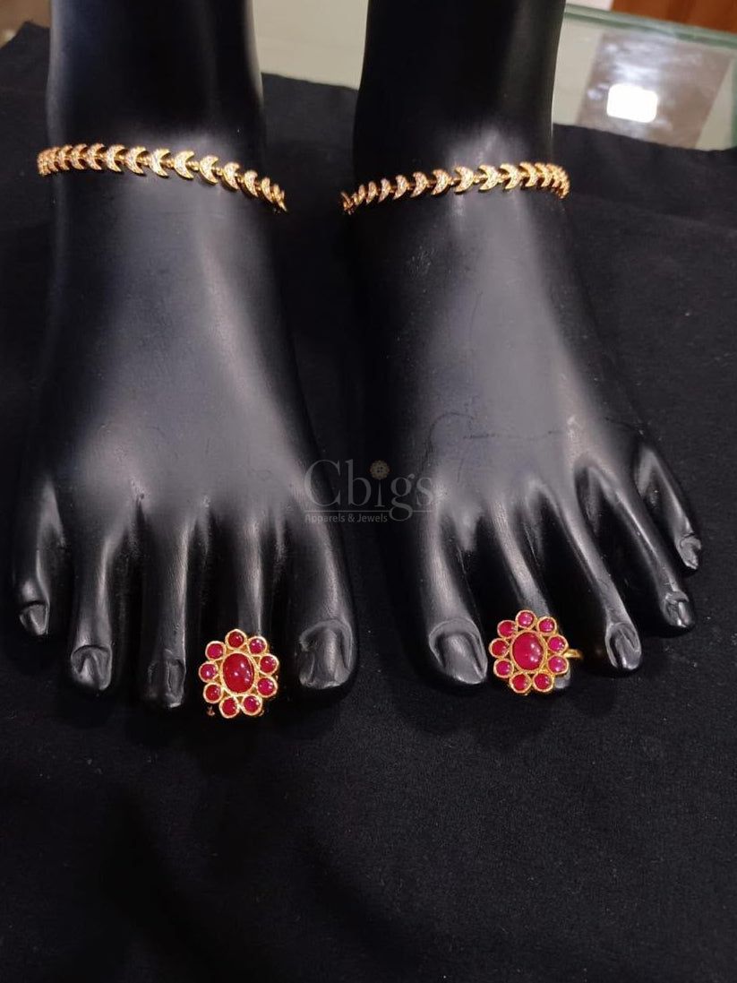 Ruby Sunburst Toe Ring - Adjustable (Single)
