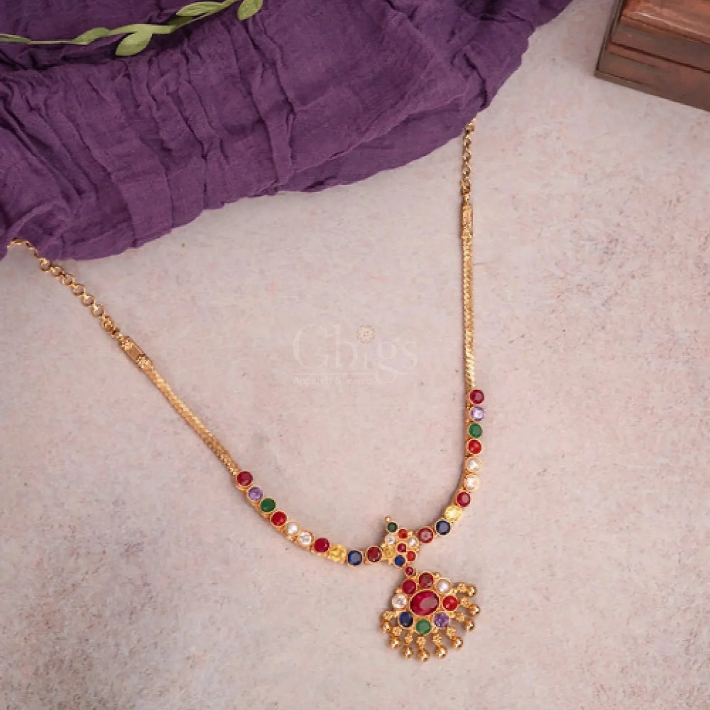Navratna Kemp Stone Short Attigai