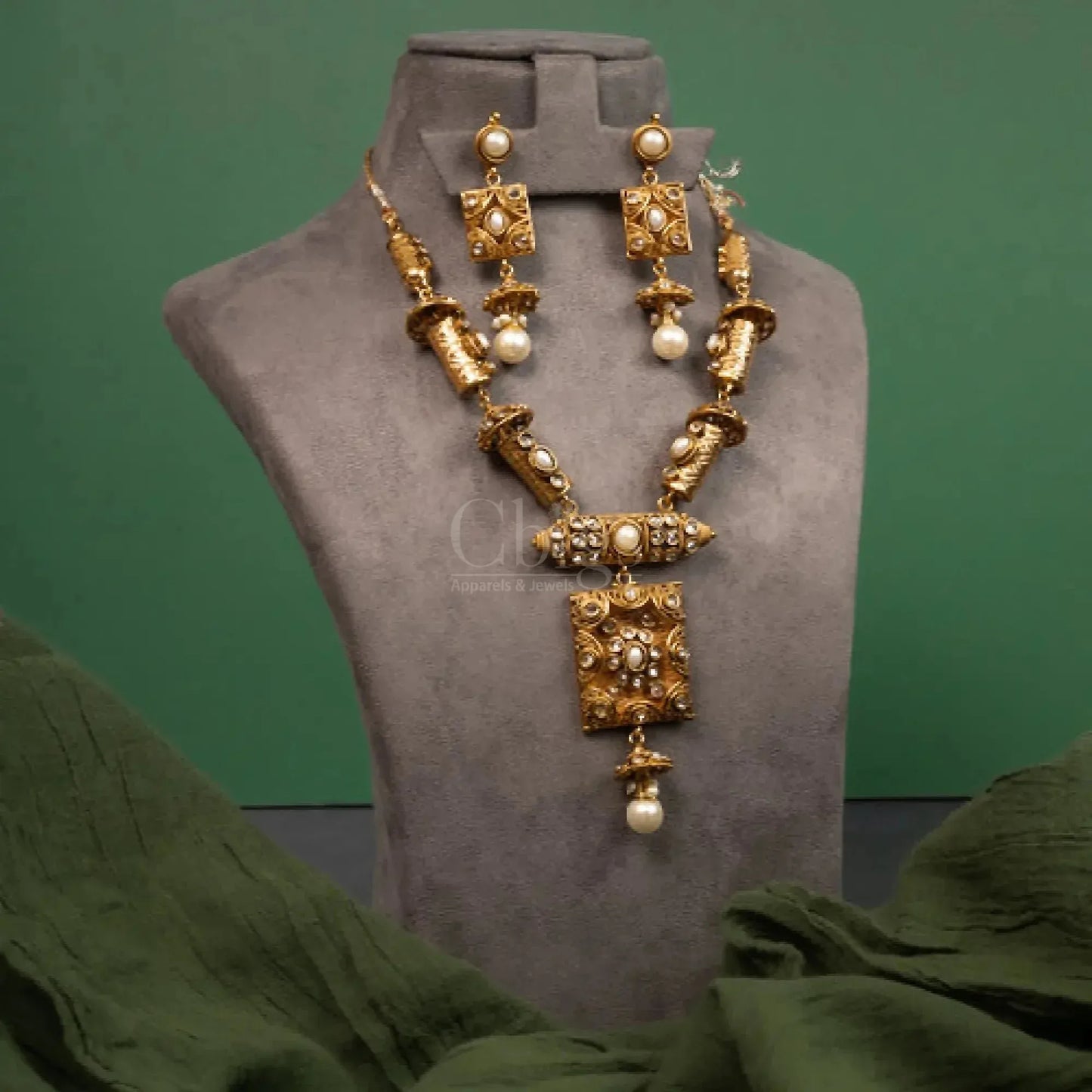 Antique Square Pearl Necklace Set