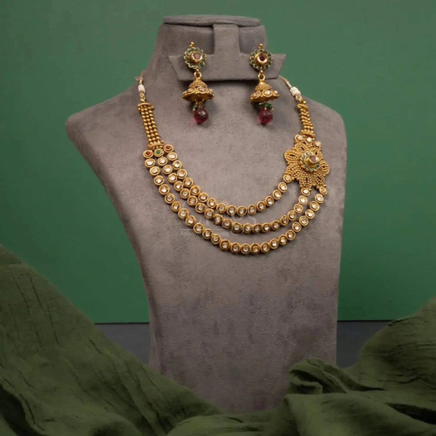 Janya Necklace Set