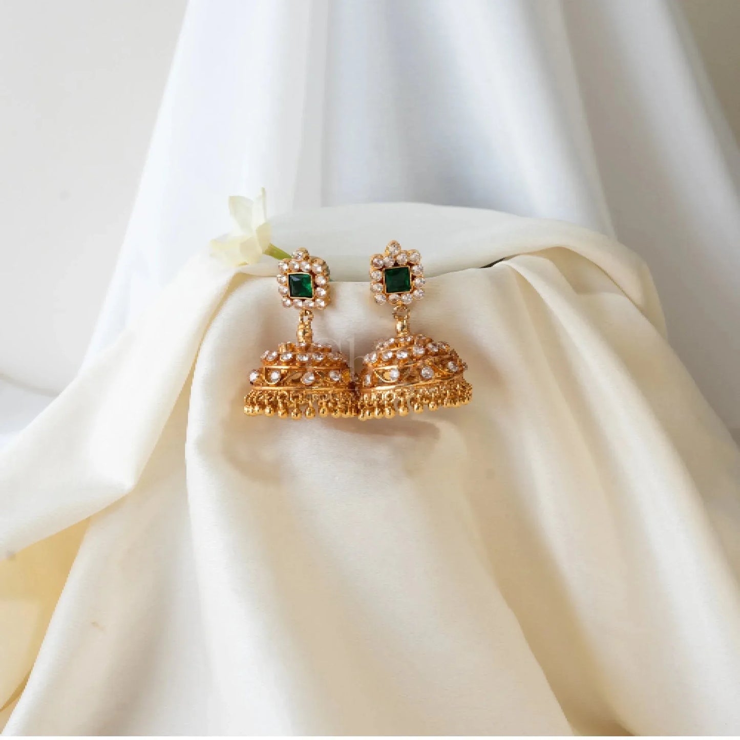 Tanvika Square Kemp Studs