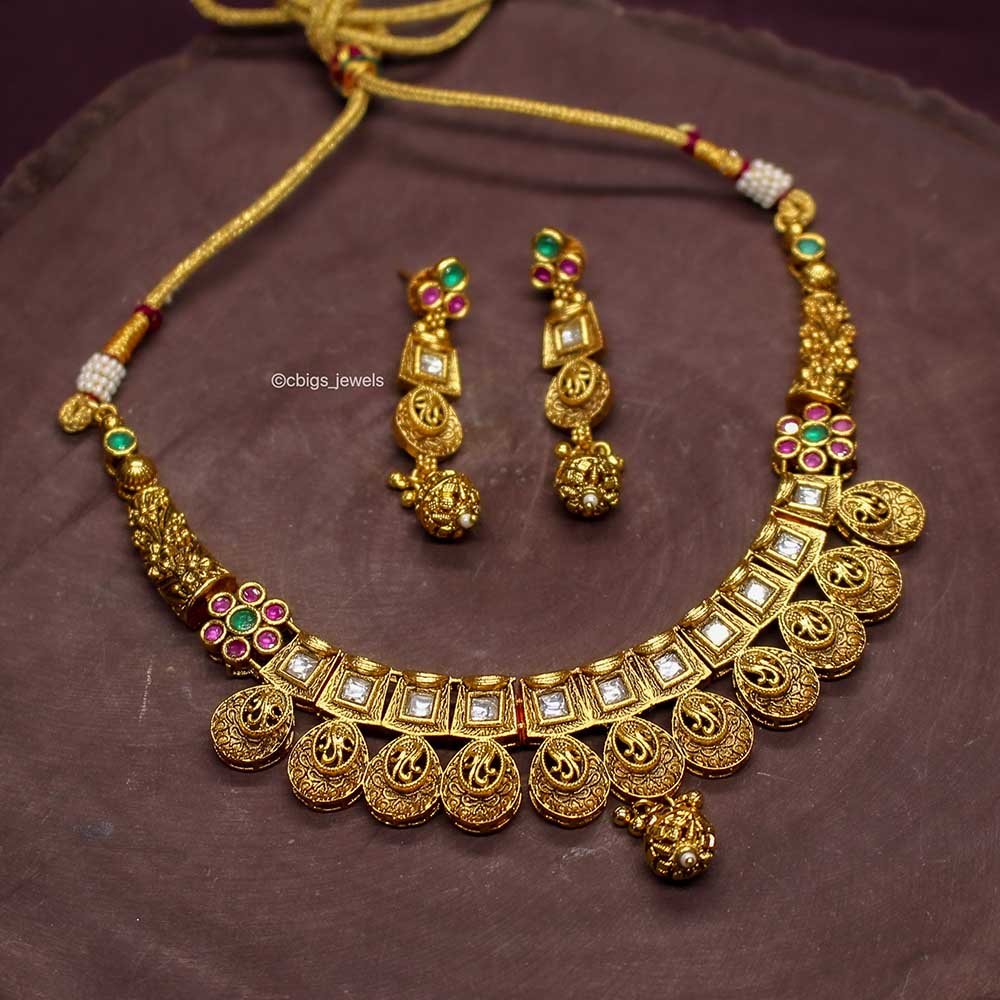 Antique Finish Kundan Necklace