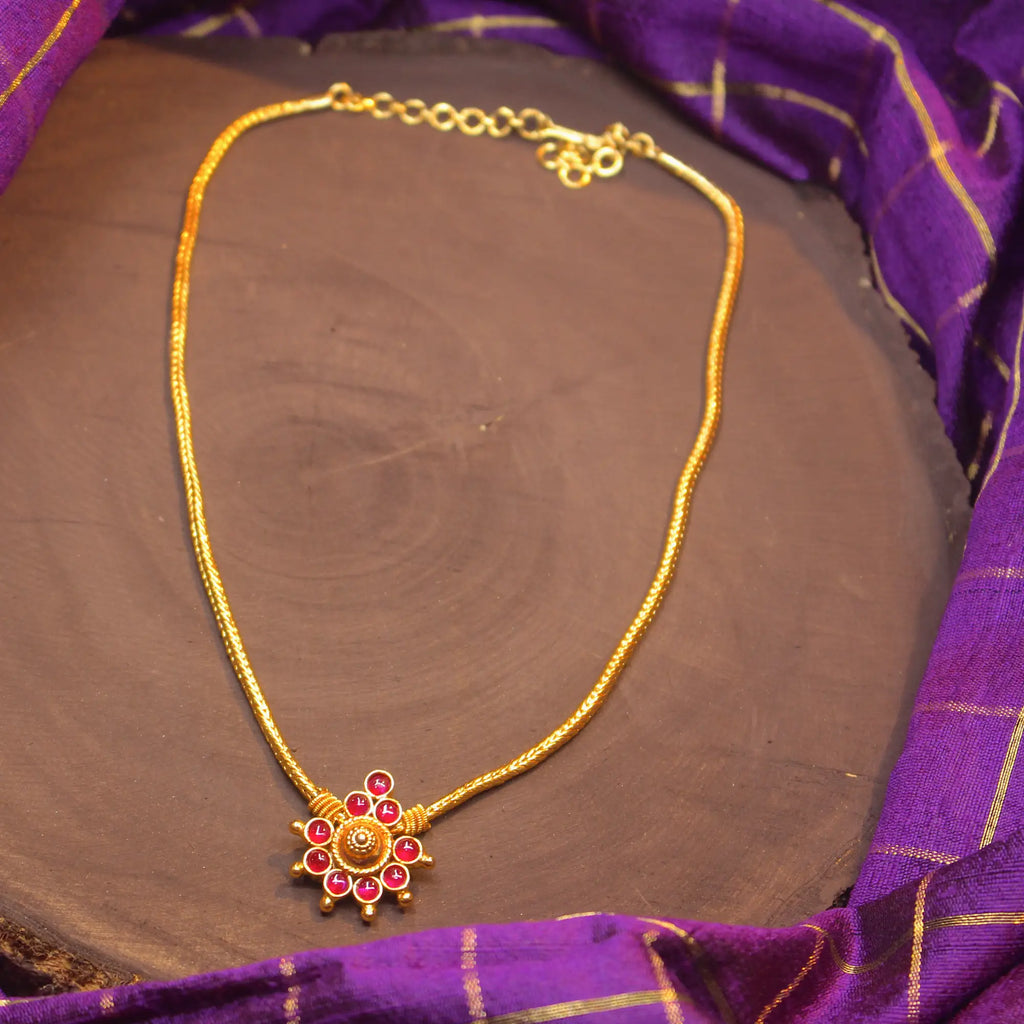 Laya Kemp Necklave - Minimal & Elegant