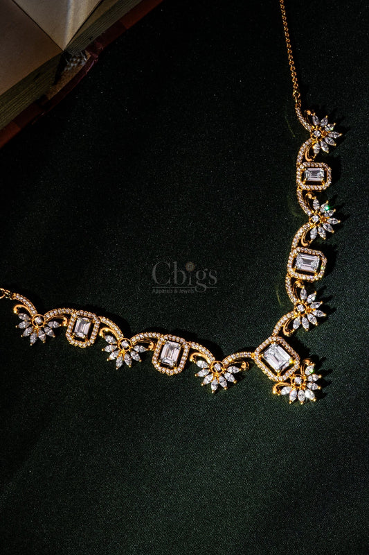 Temple Pyramid Collar Diamond Crush Necklace Set