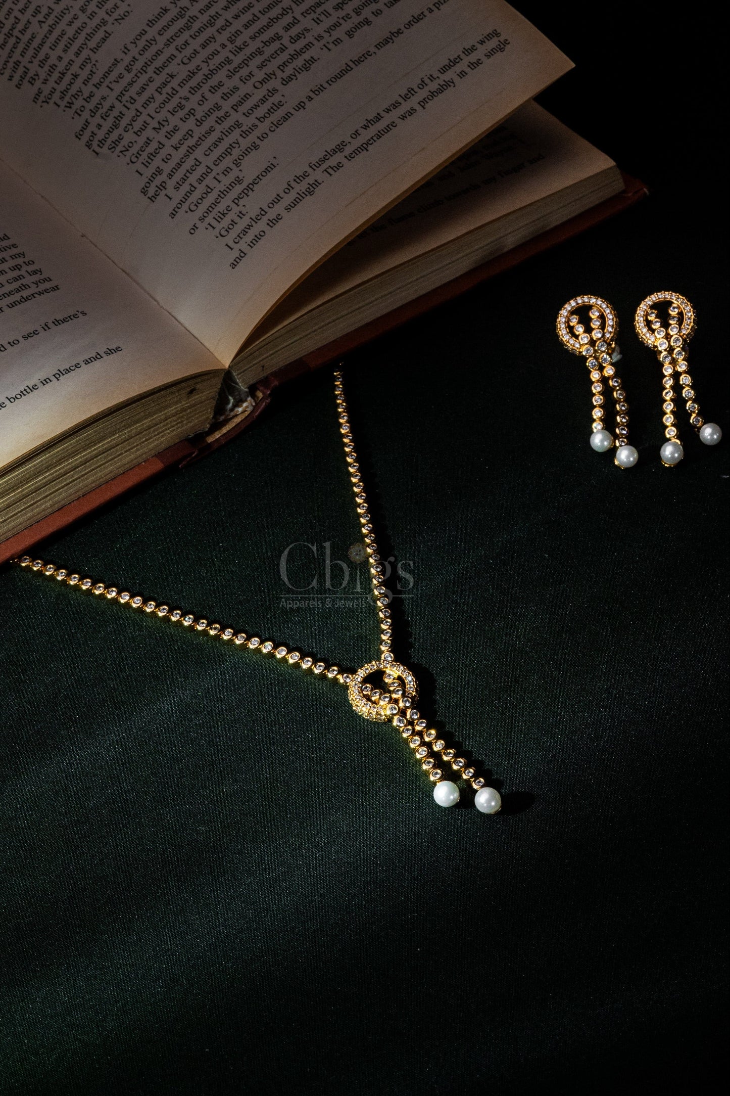 Pearl Drop Stream Diamond Crush Necklace Set