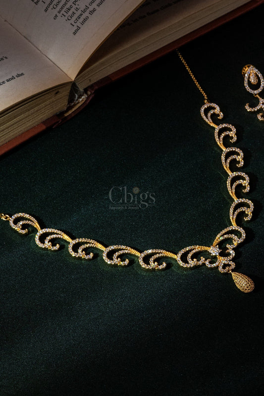 Golden Spiral Crest Diamond Crush Necklace Set - A-393