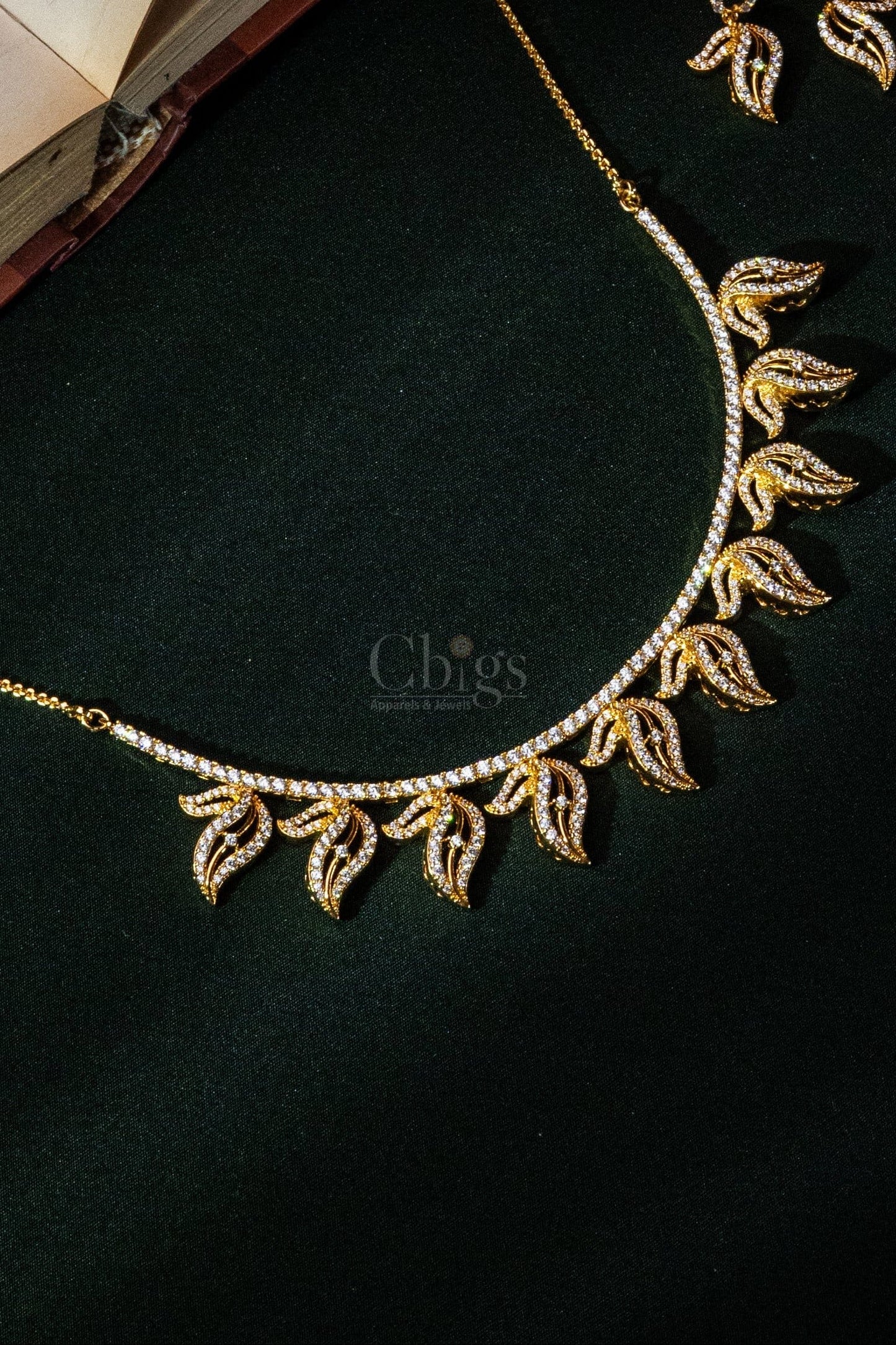 Golden Leaf Trail Diamond Crush Necklace Set