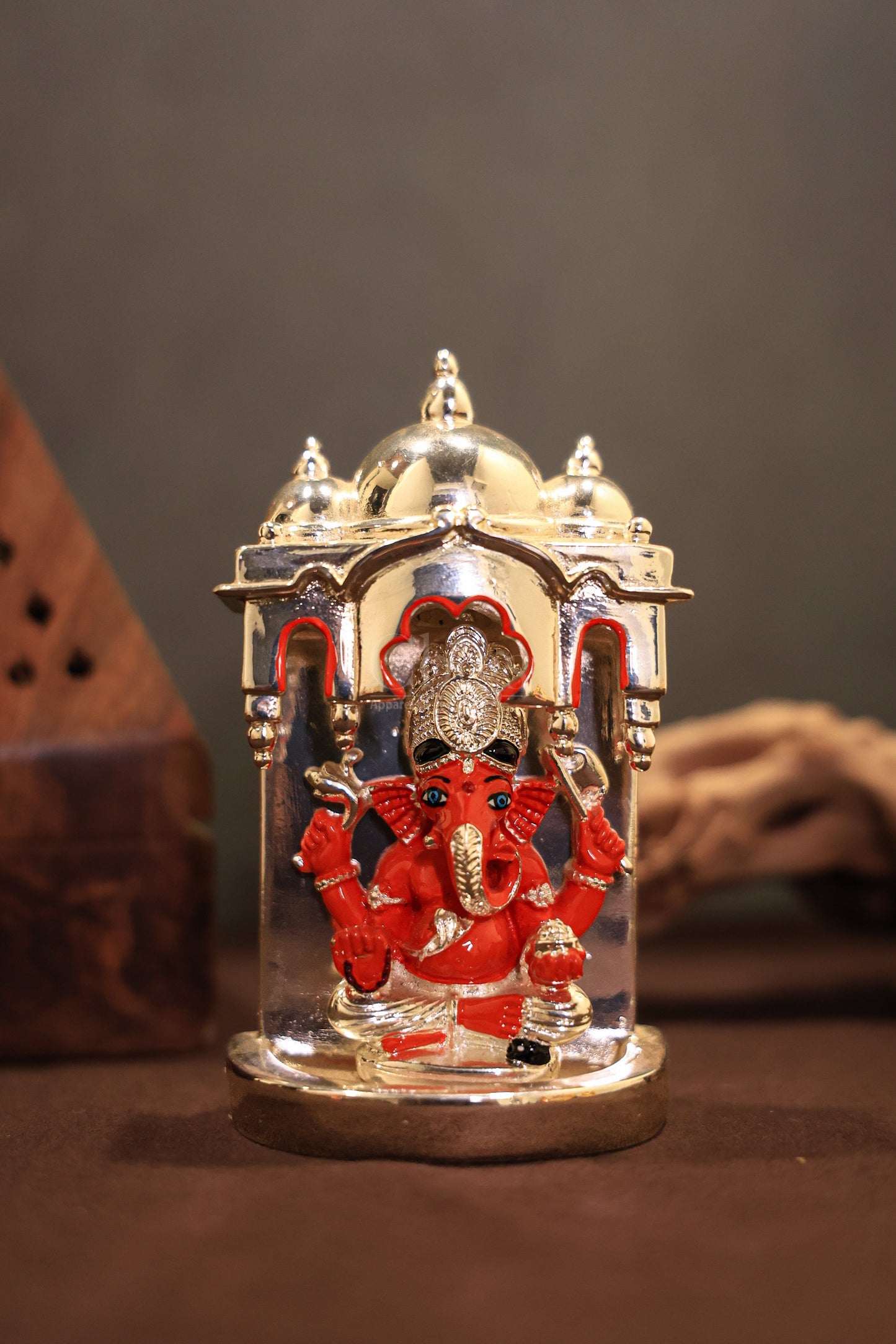 Vinayagar idol red enamel mandap