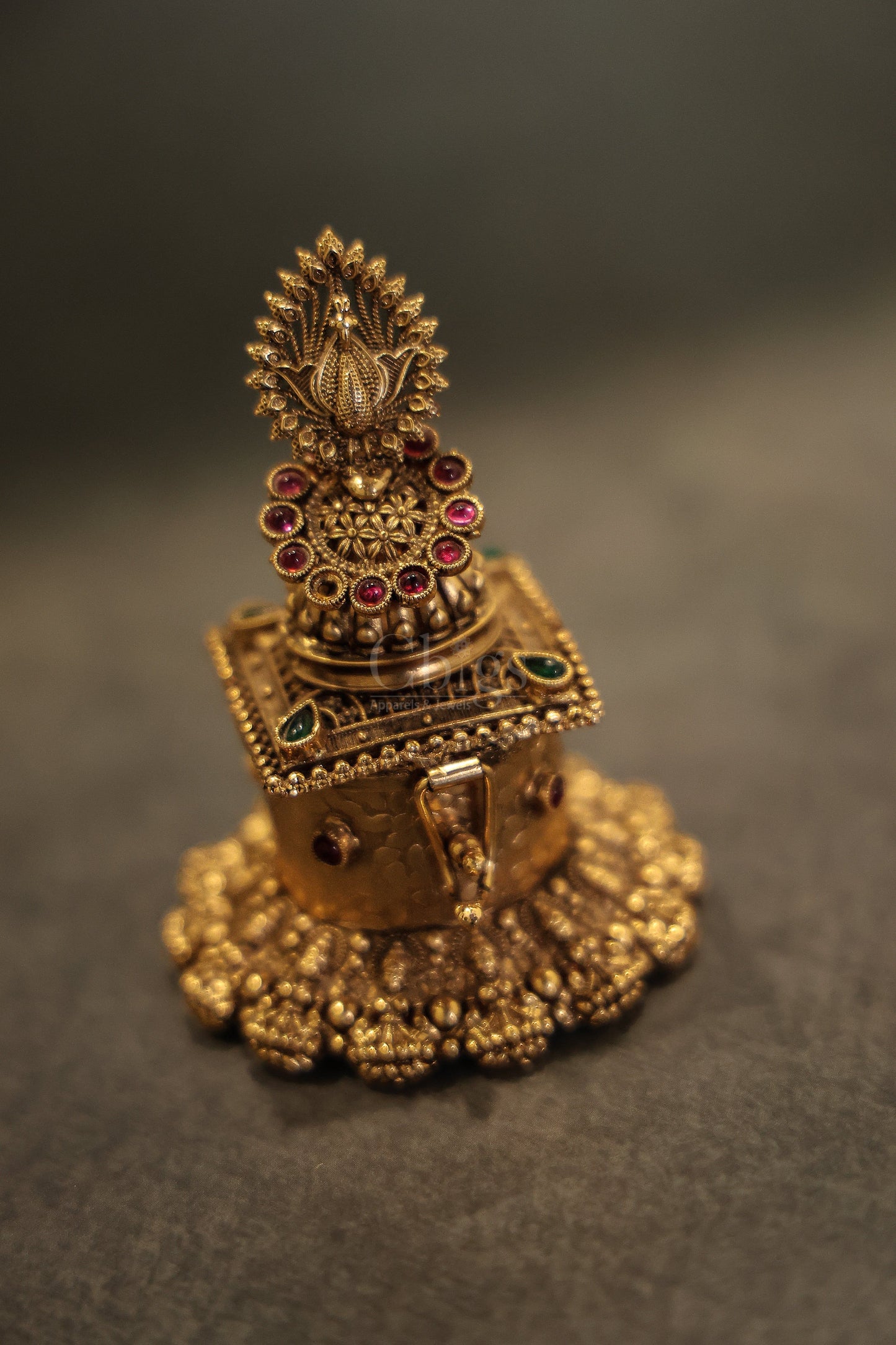 Antique brass kungumachimizh peacock scalloped