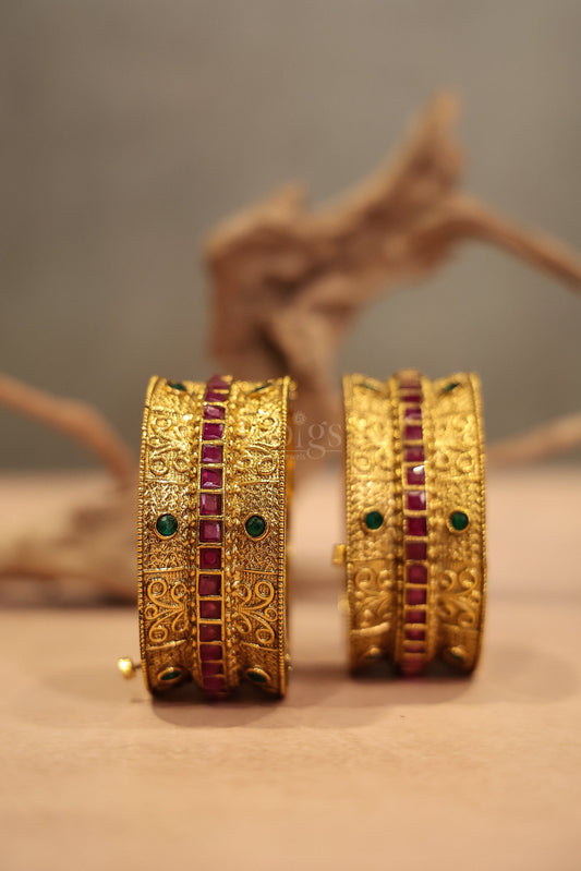 Antique screw bangle ruby row