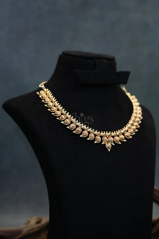 Green Mango Crescent Kemp Necklace