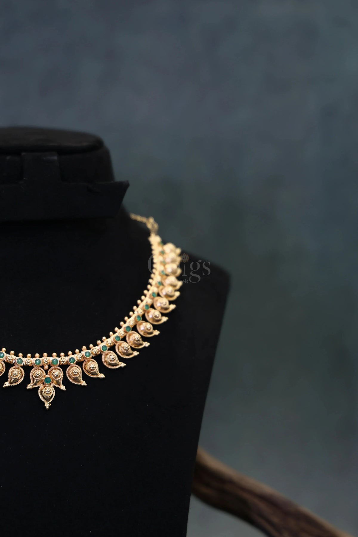 Green Mango Crescent Kemp Necklace