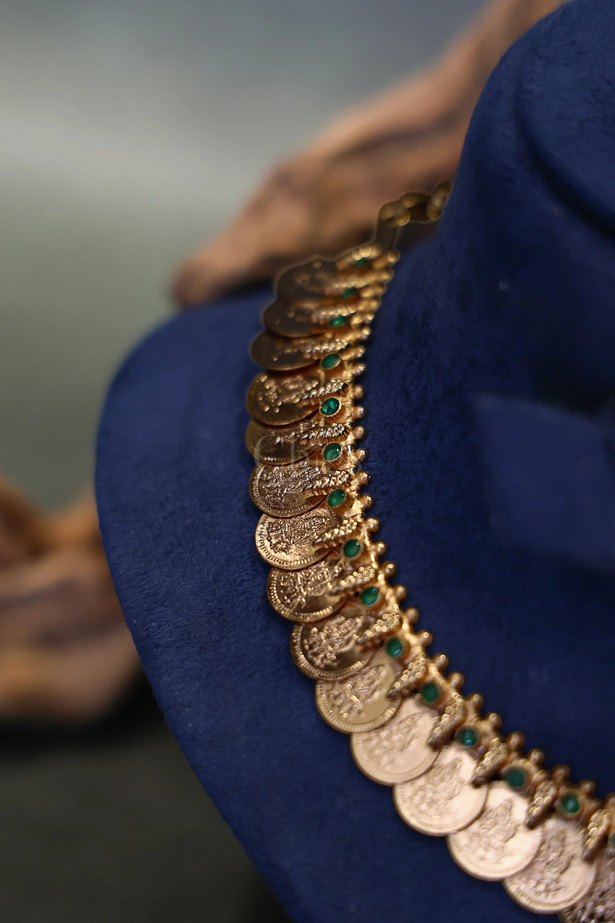 Green Stone Coin Collar Kemp Necklace