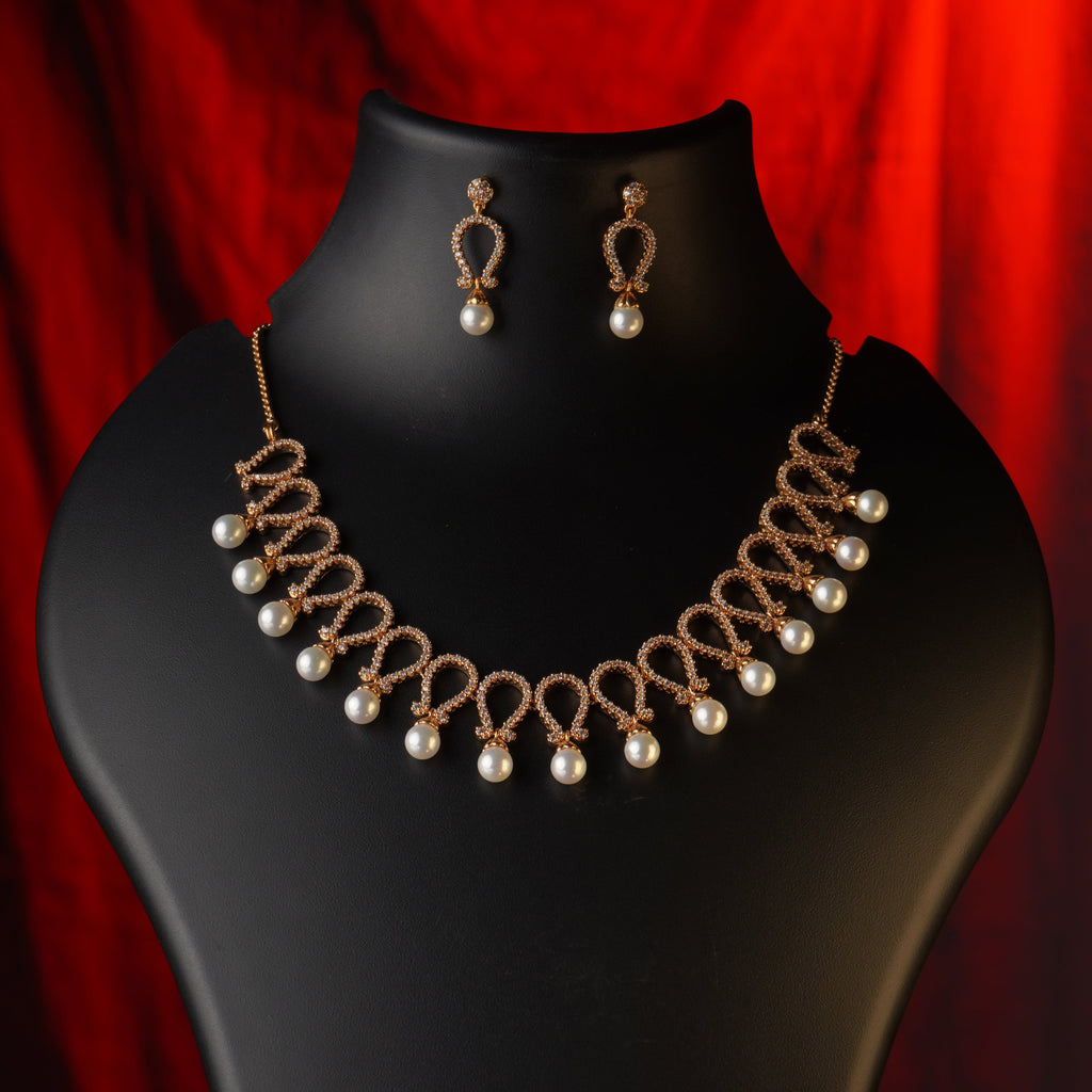 Aadya Diamond Crush Neckpiece – Elegance in Every Curve