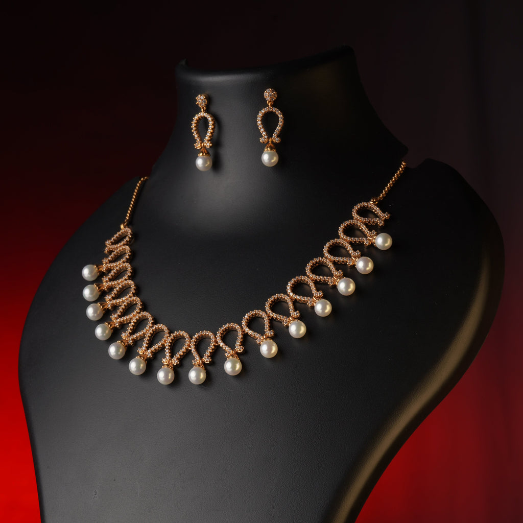 Aadya Diamond Crush Neckpiece – Elegance in Every Curve