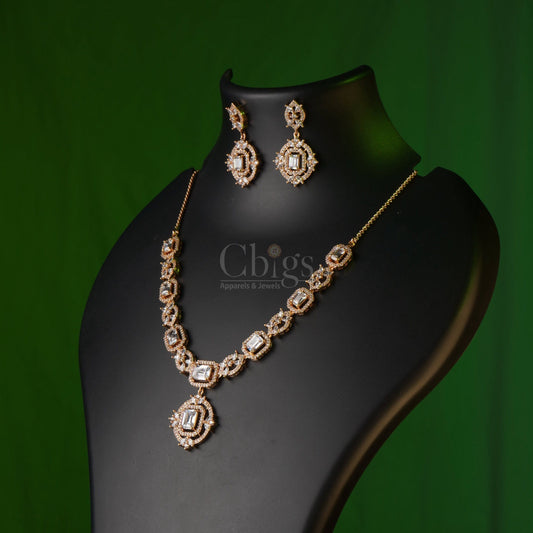 Taramayee Diamond Crush Neckpiece – Bold Sparkle