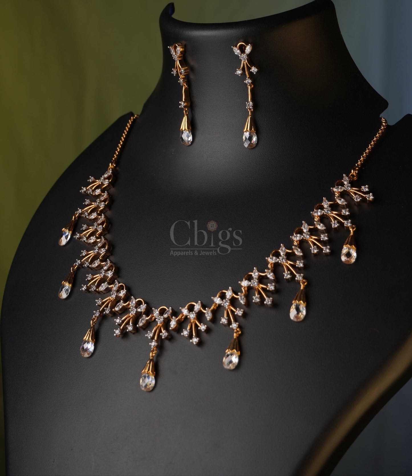Diti Diamond Crush Necklace Set – Delicate Sparkle with Crystal Grace