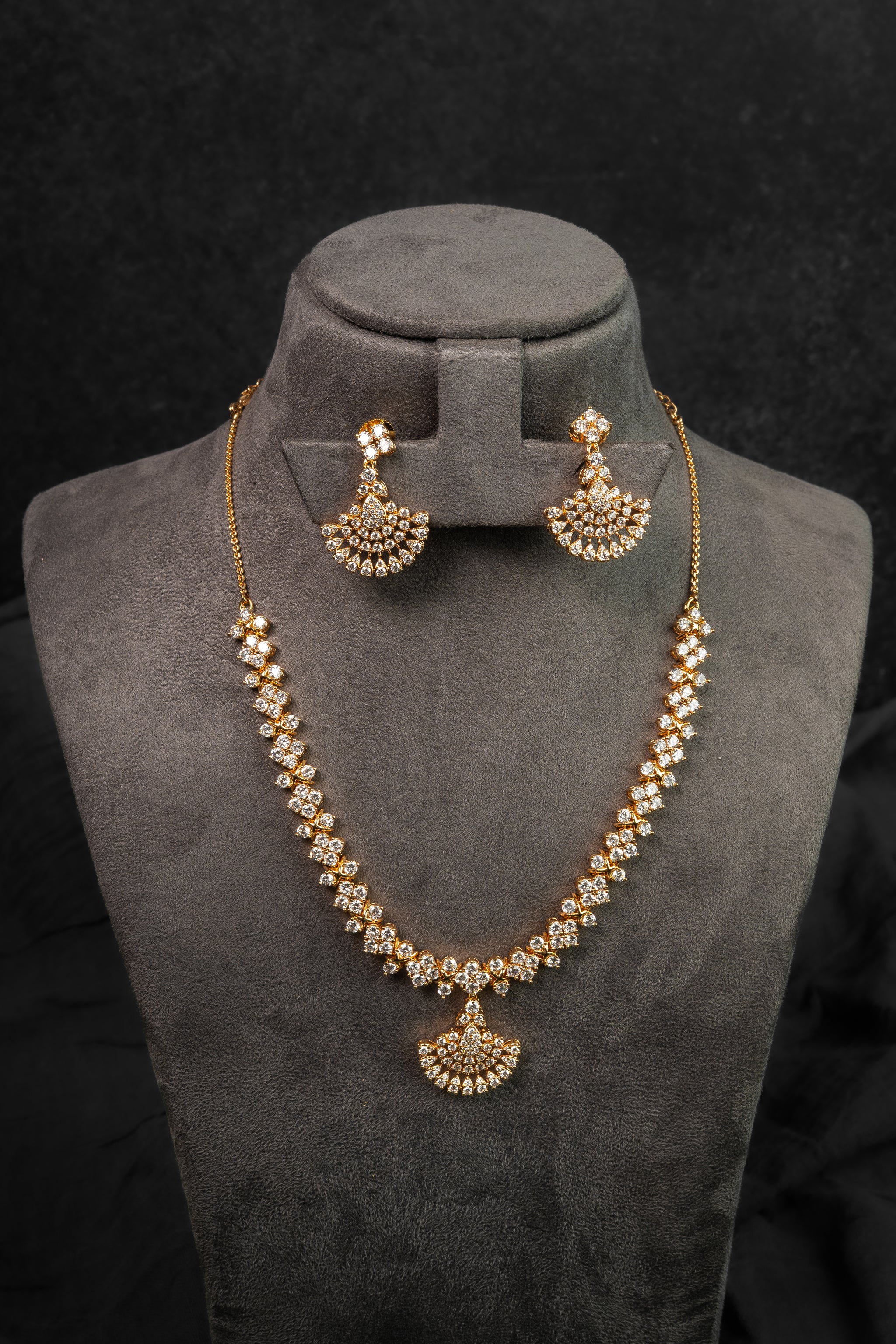 Radiant Floral Diamond Crush Necklace Set (A-540)