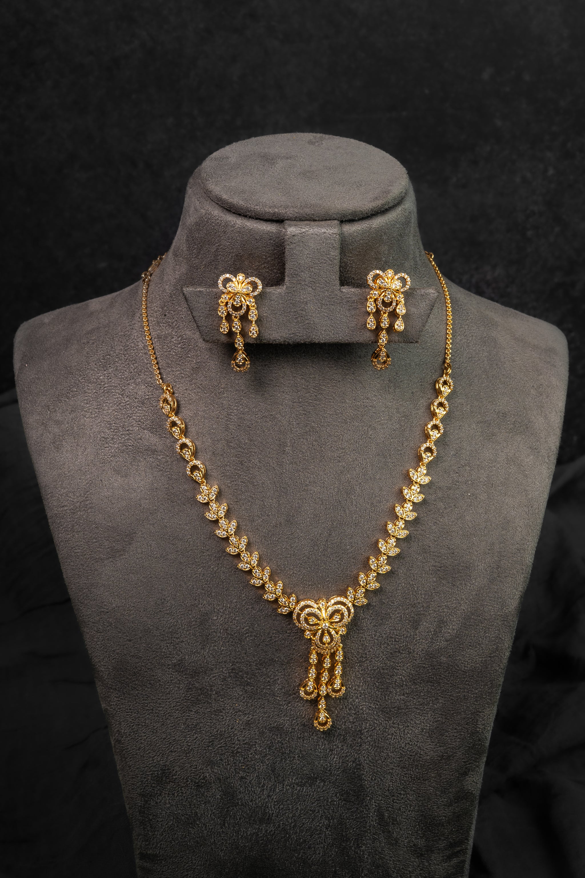 Heritage Motif Diamond Crush Necklace Set (A-551)