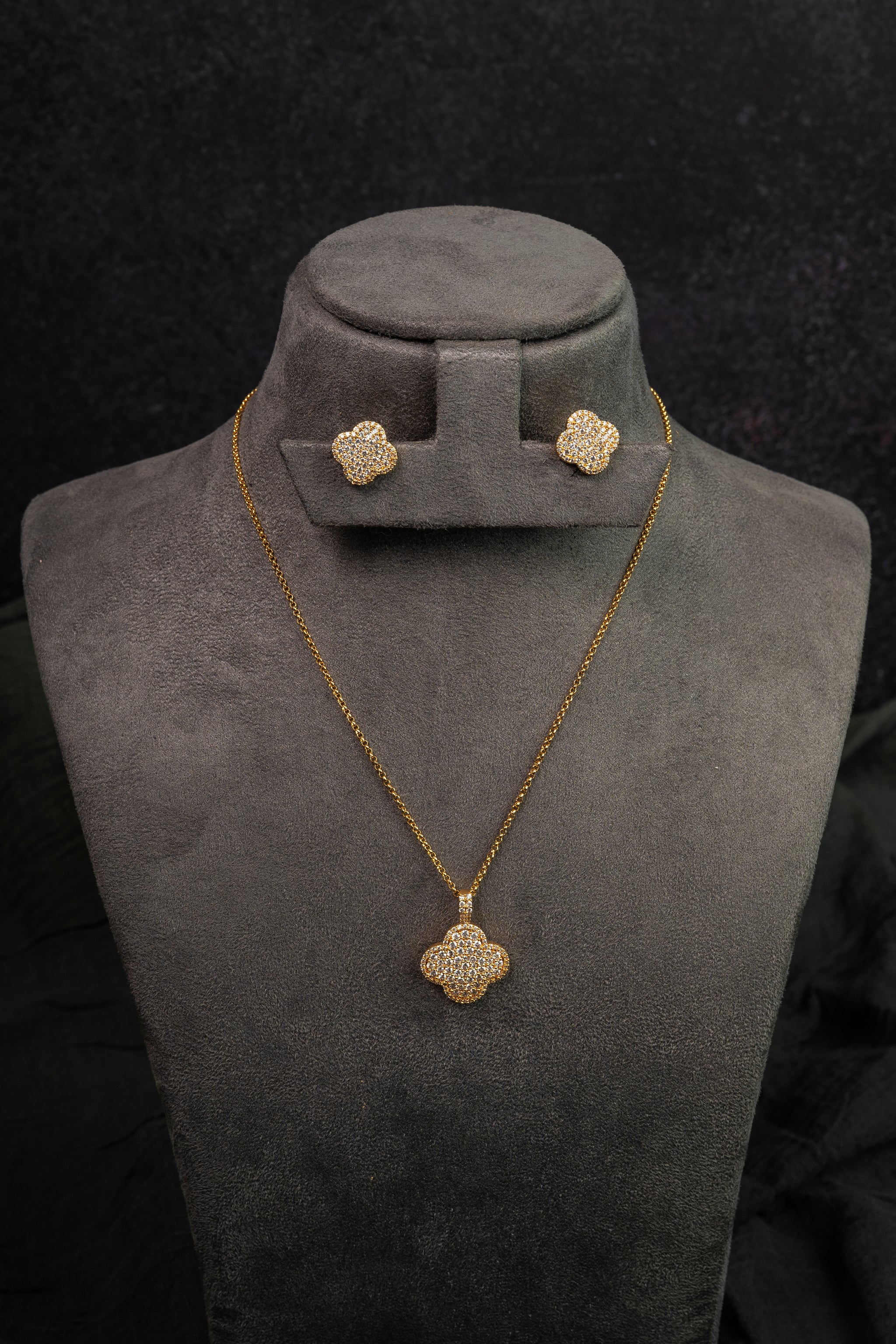 Floral Halo Diamond Crush Pendant Set (PS-251)