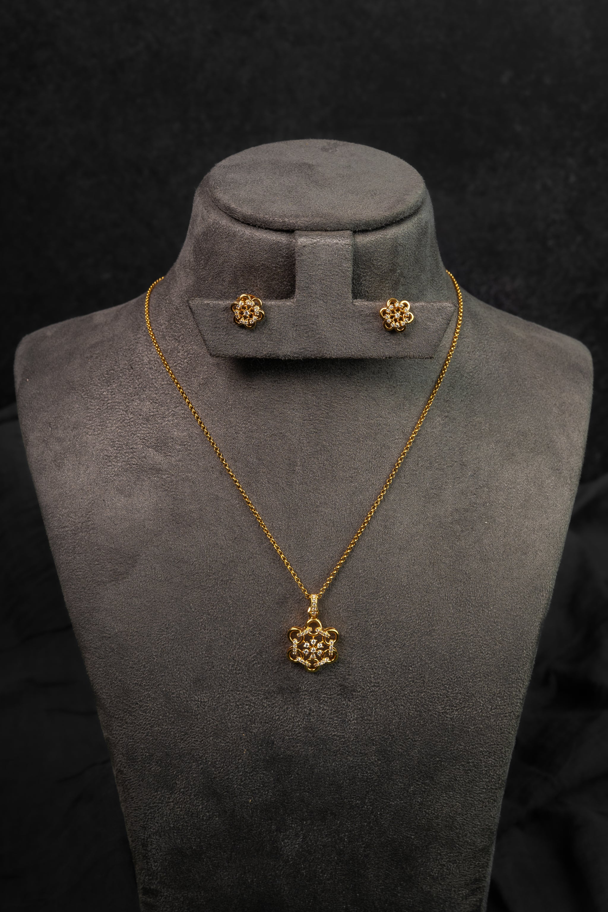 Floral Radiance Diamond Crush Pendant Set (PS-242)