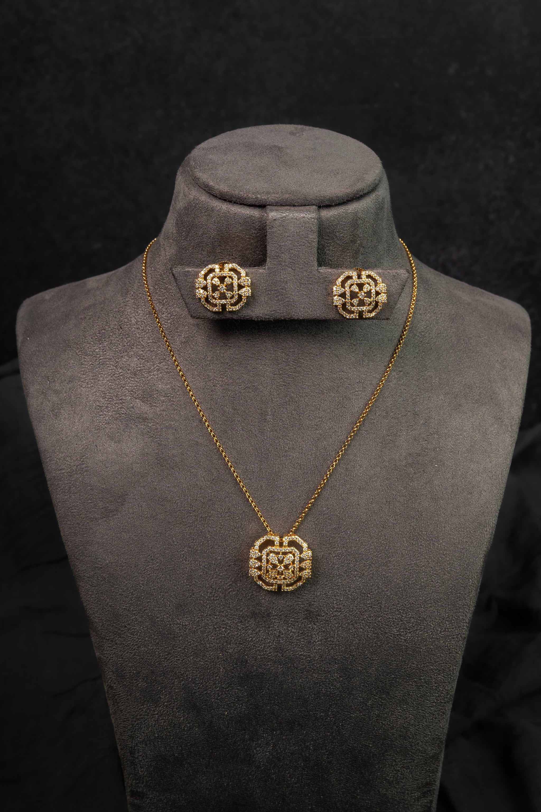 Heritage Knot Diamond Crush Pendant Set (PS-263)
