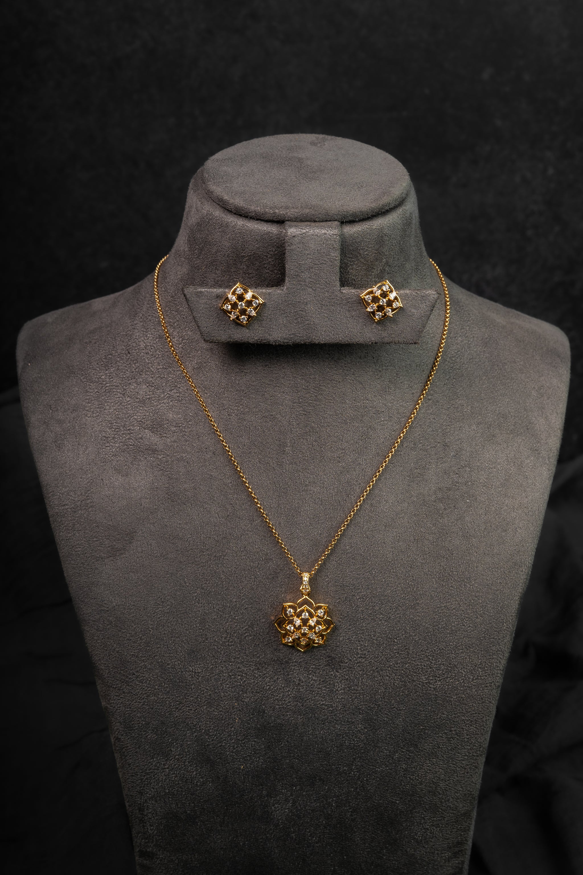 Royal Floral Cluster Diamond Crush Pendant Set (PS-261)