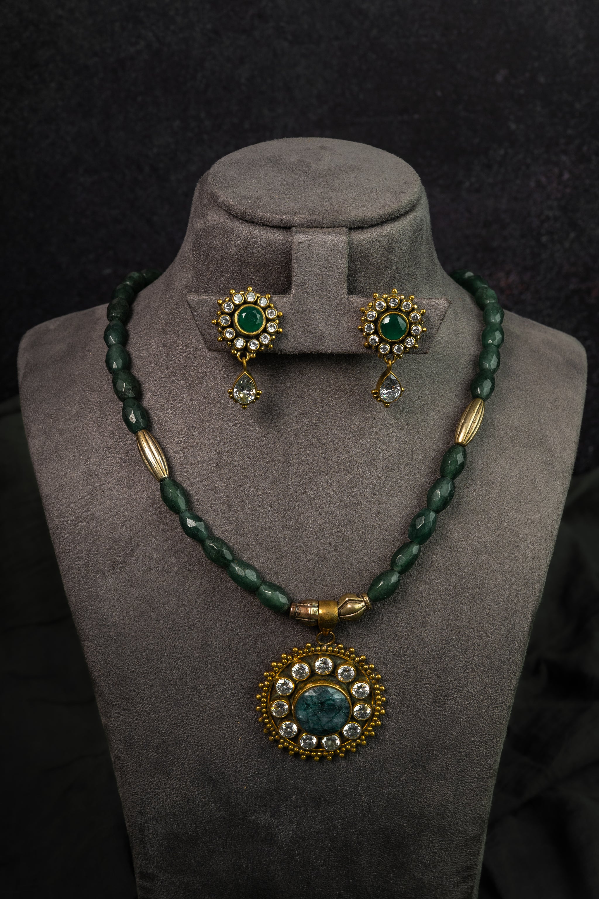Green Jade Heritage Pendant Necklace Set (IBM-162)