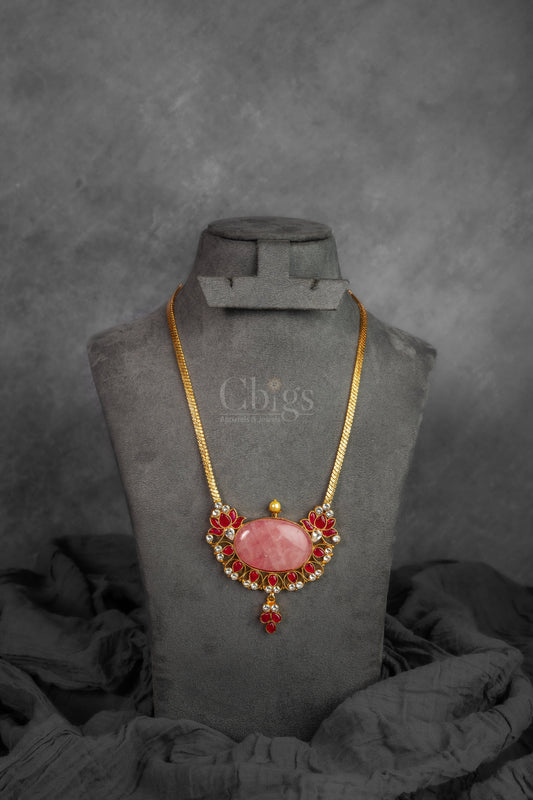 Rose Agate Kemp Pendant Necklace