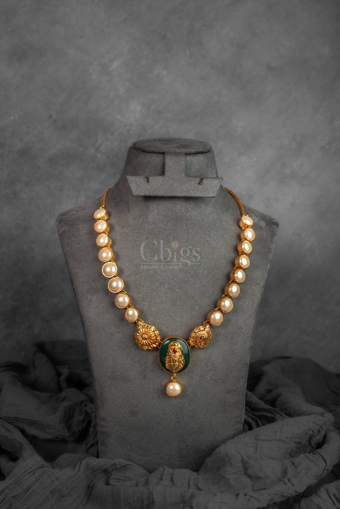 Navrathna Kemp Beaded Necklace