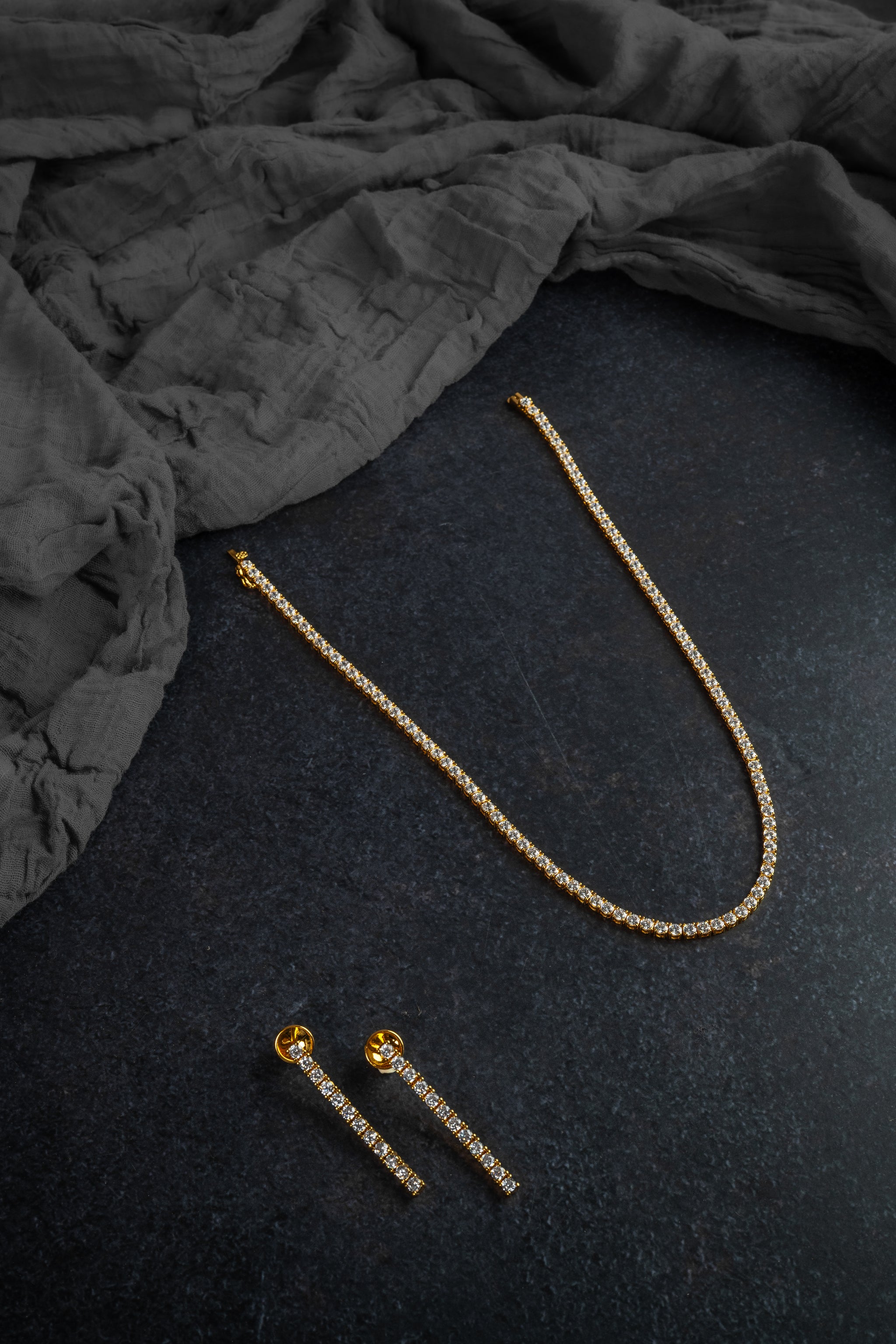 Minimal Crystal Line Diamond Crush Pendant Set