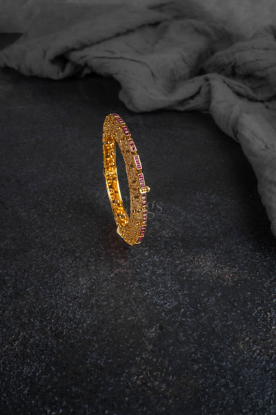 Antique Pattern Bridal Bangle