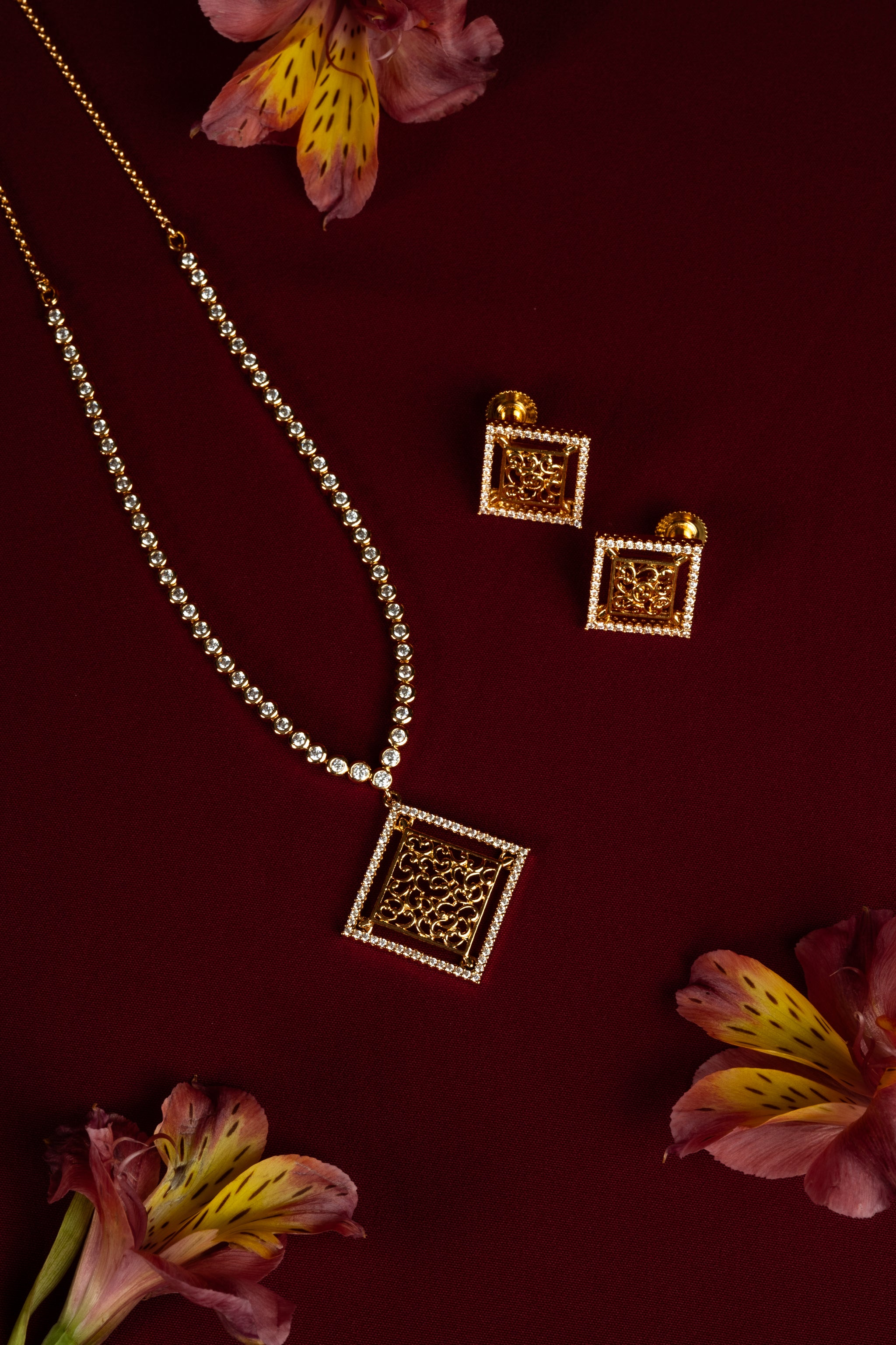 Square Diamond Crush Filigree Necklace (A-346)