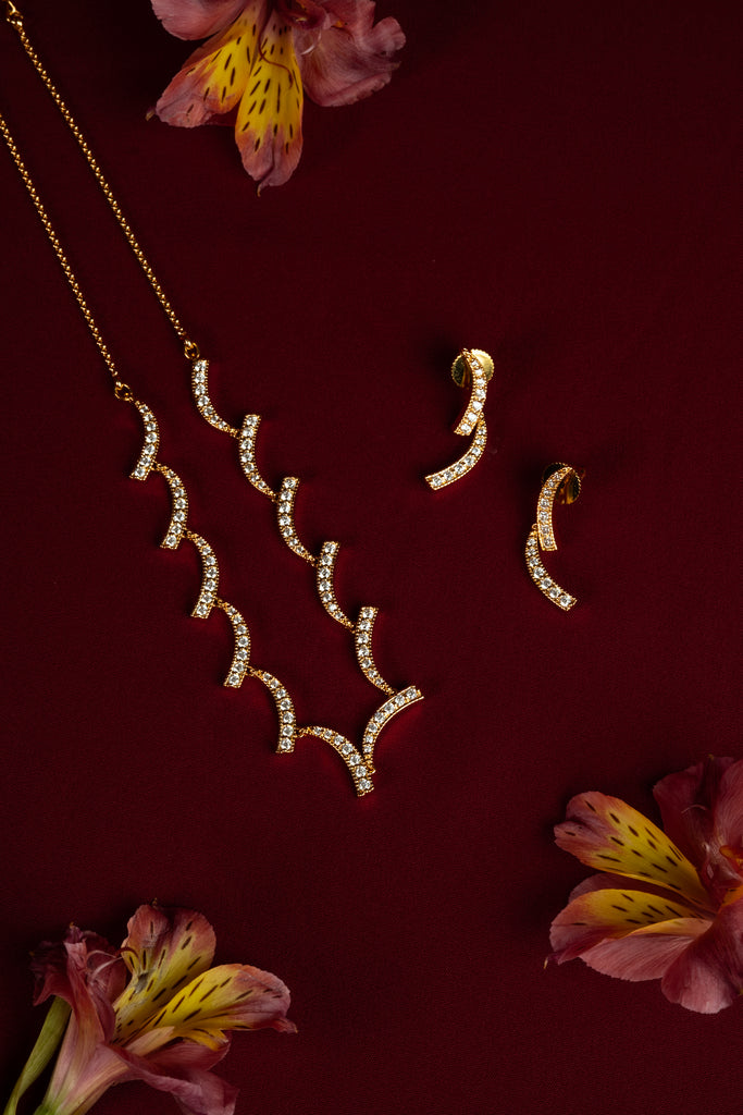 Minimalistic Wave Diamond Crush Necklace Set