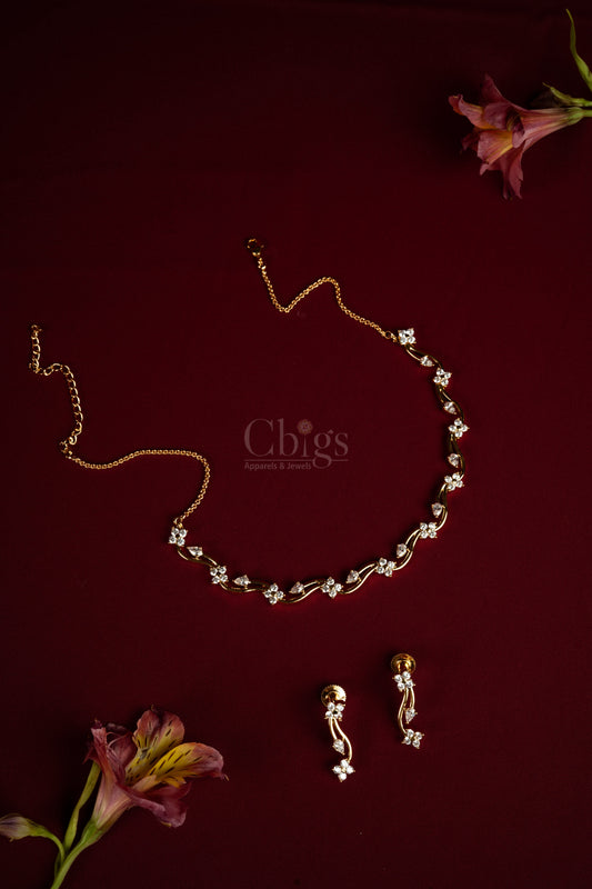Aarika  Floral Diamond Crush Necklace Set