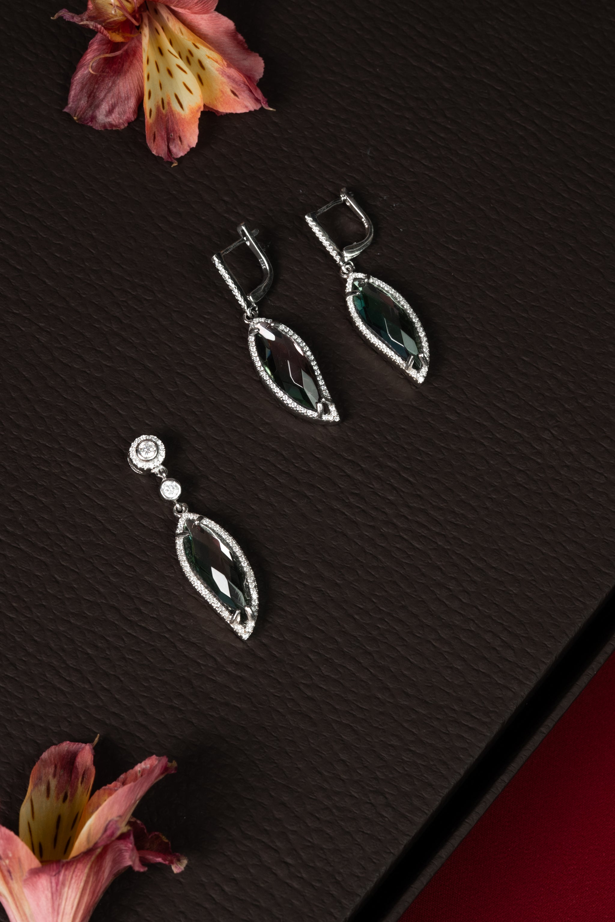 92.5 Silver Dark Green Marquise Pendant Set