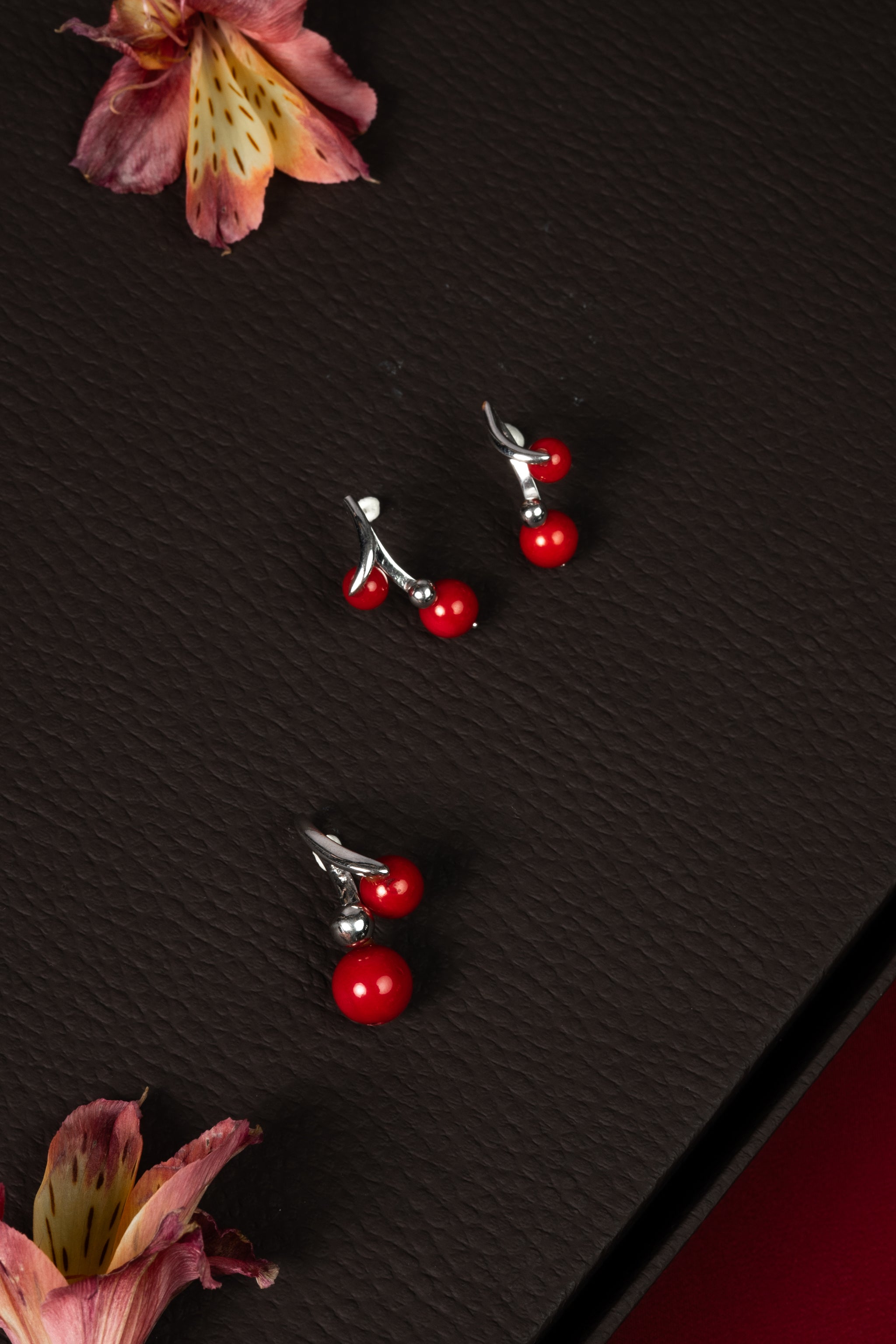 92.5 Silver Green Stone Teardrop Pendant Set