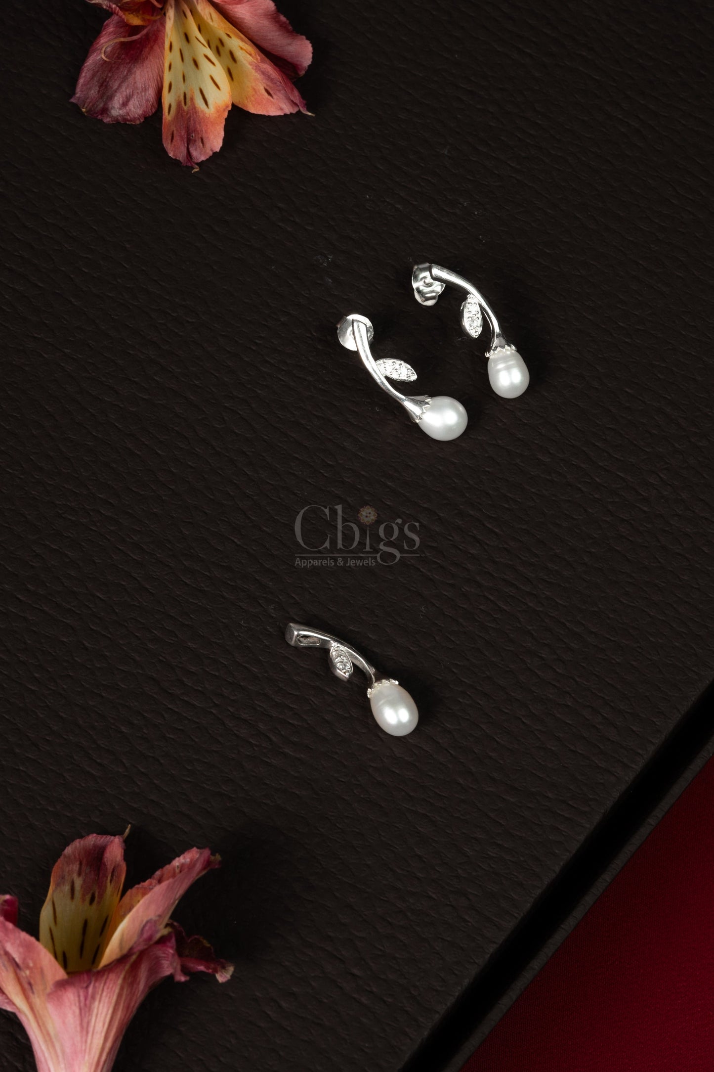 92.5 Silver Pearl Curve Pendant Set